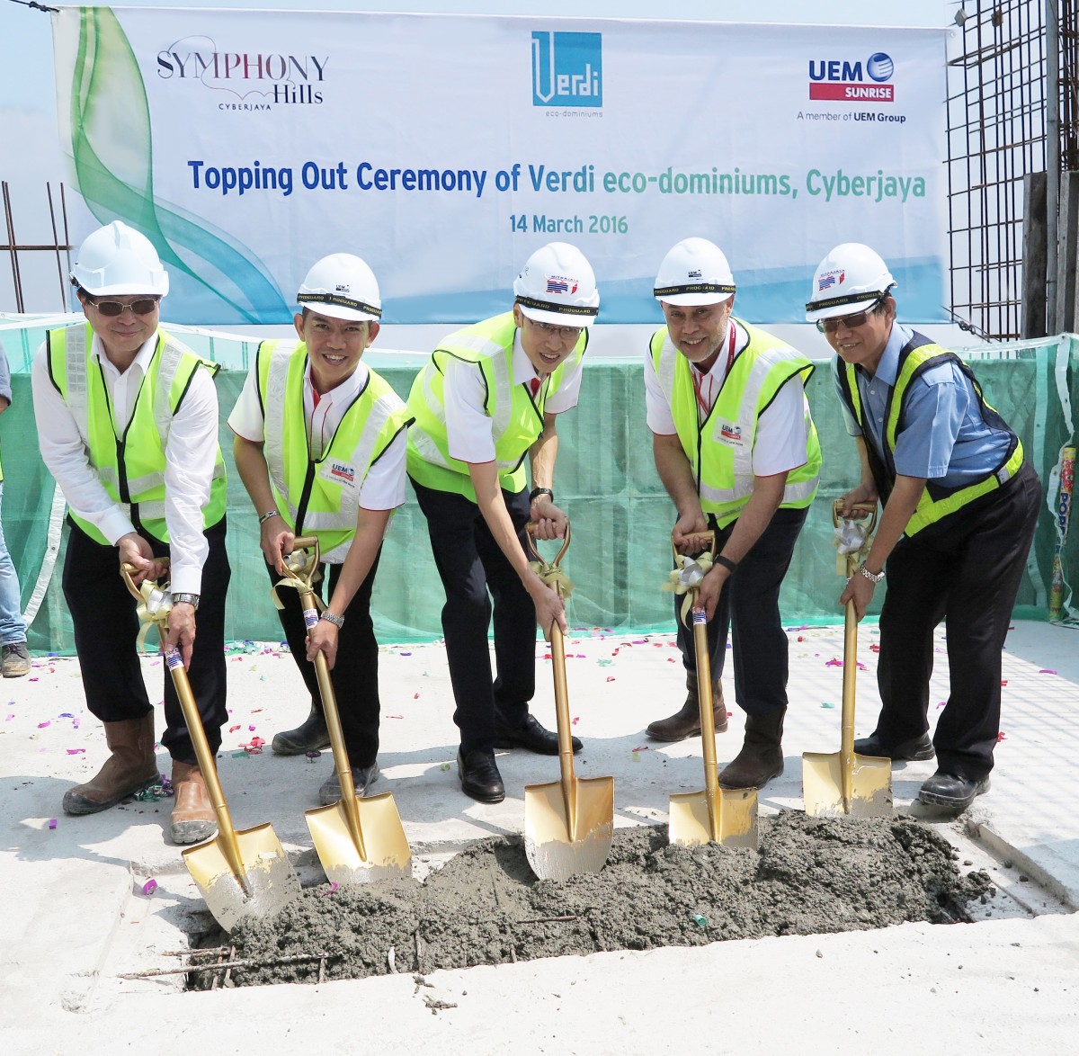 Semiz ayolning qinida